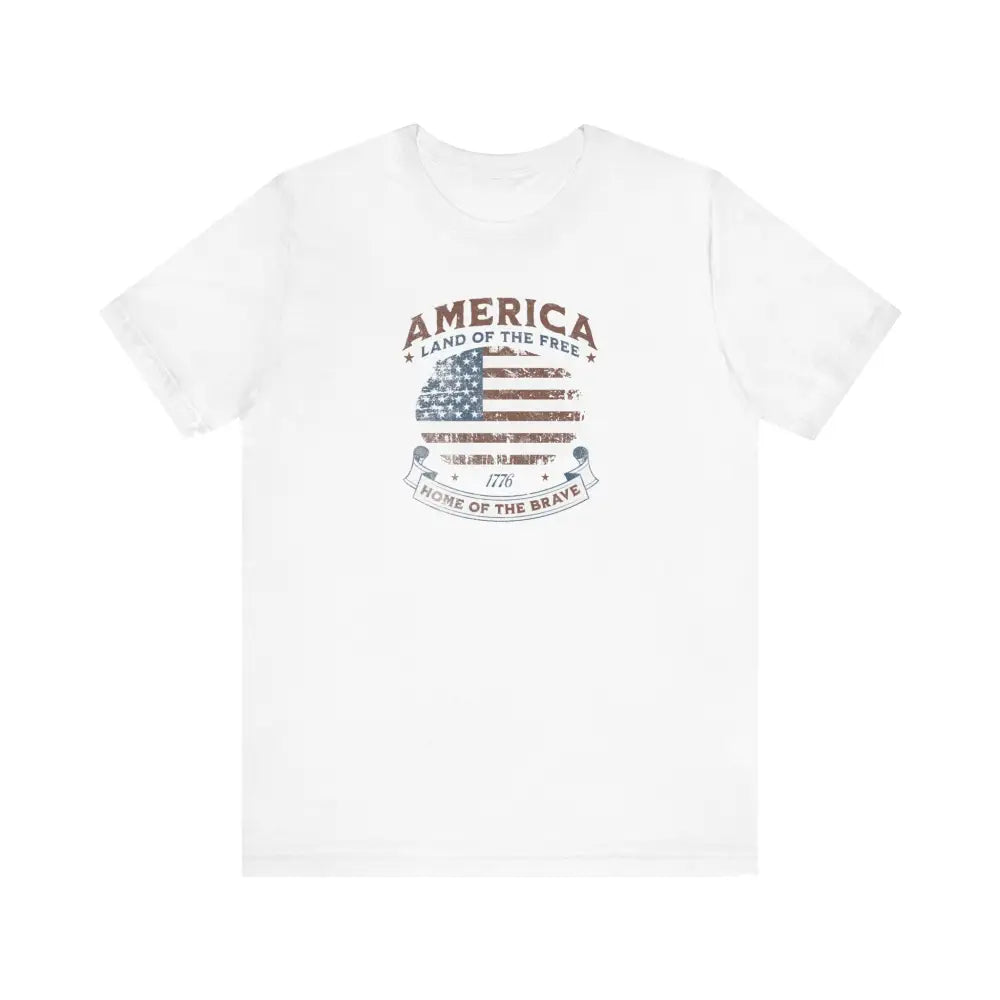 White short-sleeve vintage t-shirt with American flag graphic, perfect for patriotic USA style