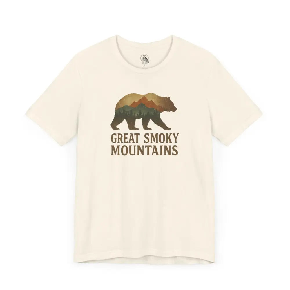 Cream-colored Great Smoky Mountains bear graphic tee for nature lovers