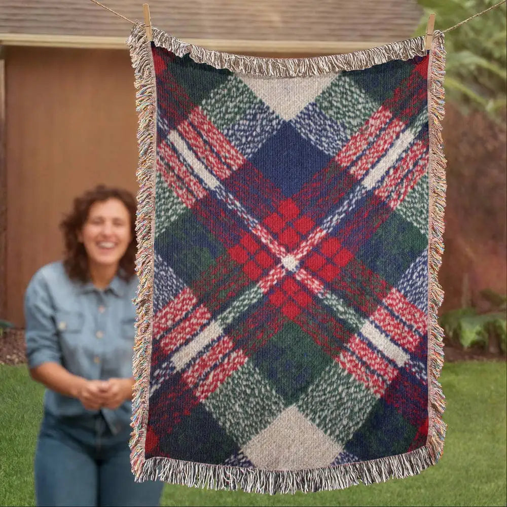 Heritage tartan woven throw blanket in classic plaid tapestry